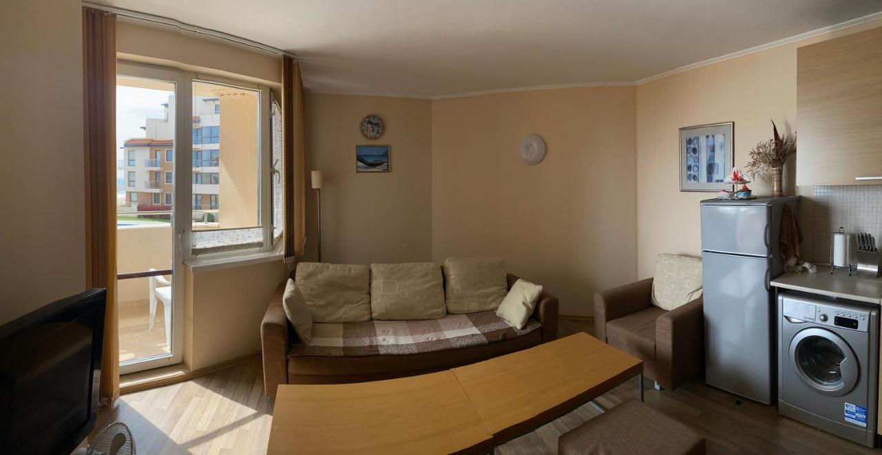 First Line Apartment at Obzor Eksteriør billede